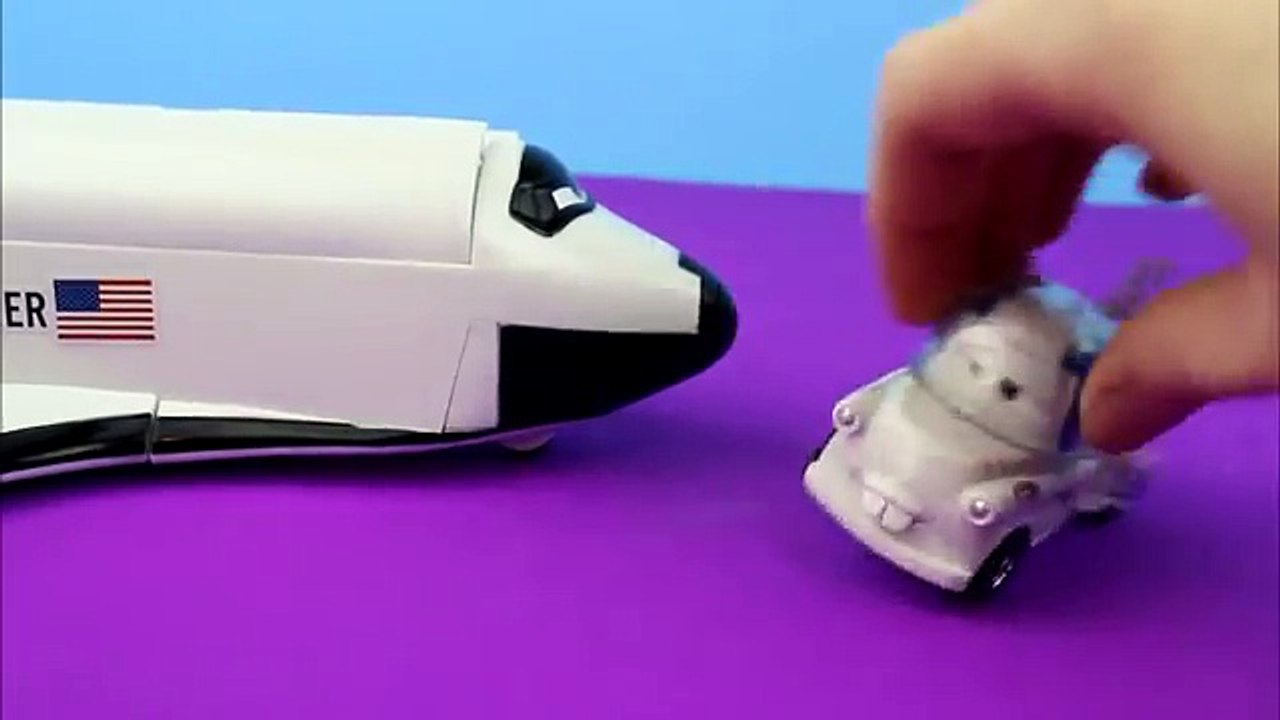 Disney Pixar Cars Toon Moon Mater with Autonaut Mater & Roger the space shuttle Moon Mater