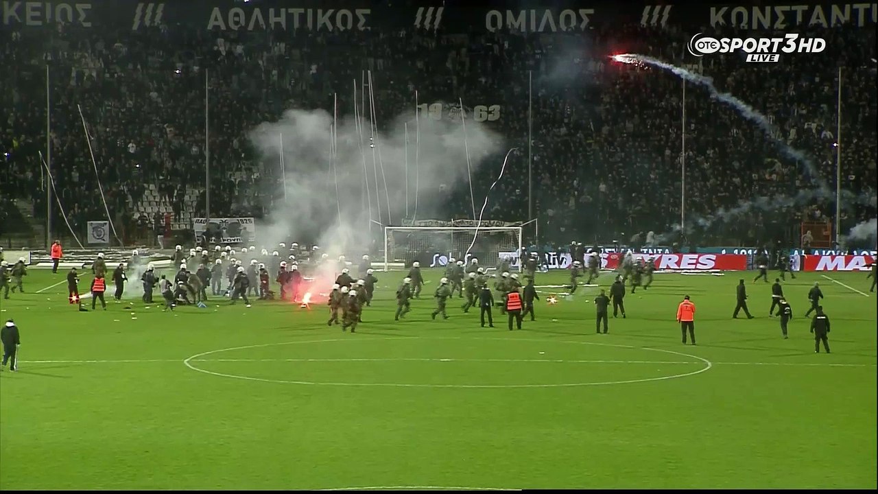 ΠΑΟΚ - Ολυμπιακός: Το ντου των οπαδών του ΠΑΟΚ