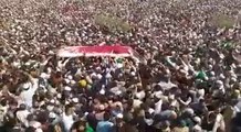 تاریخ گواہ رہے گی جس گراونڈ کو آج تک کوئی سیاسی پارٹی نہیں بھر سکی ۔آج اس ممتاز قادری کے جنازے میں اس گراوئونڈ کے ساتھ ساتھ پورا شہر بھرا ہوا تھا