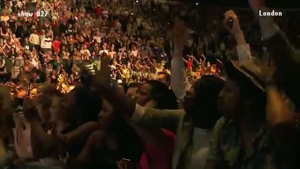 Beyonce makes fan sing