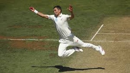Unbelievable Catch & Bowled by Trent Boult