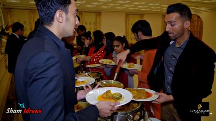When Desis Comes to eat on Weddings!