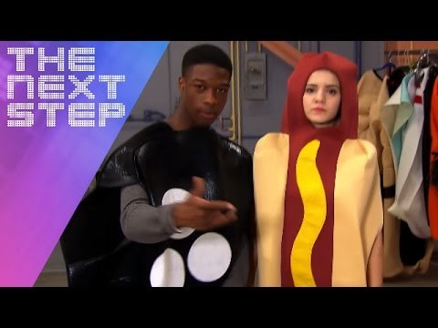 The Next Step - Battlez: Bowling Ball West vs Hot Dog Riley
