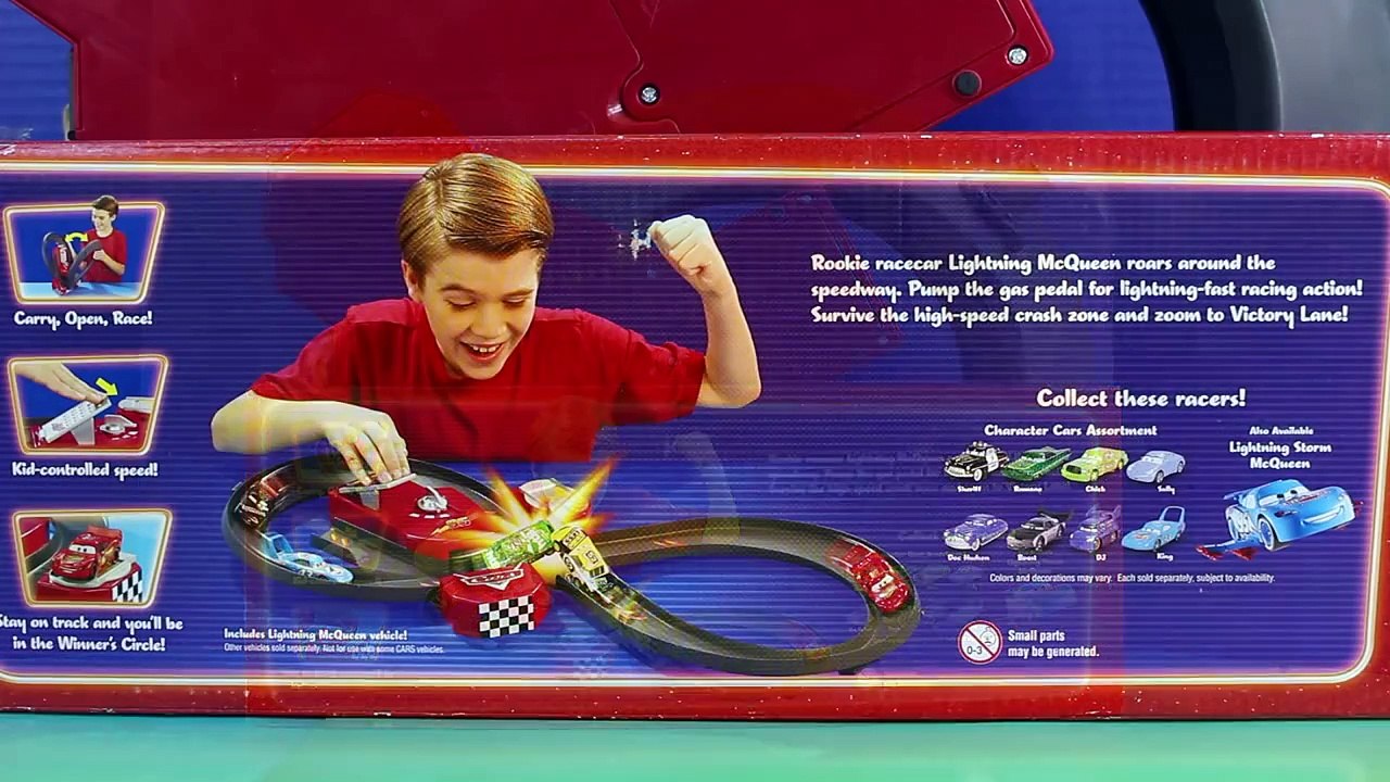 Disney Pixar Cars Lightning Fast Speedway Track Set With Lightning McQueen Smash And Crash