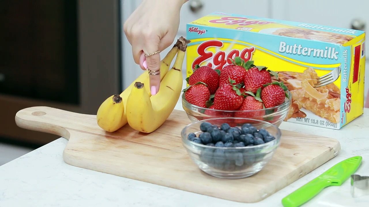 EMOJI WAFFLES - NERDY NUMMIES