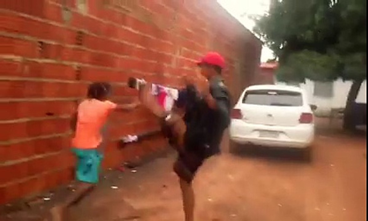 Em briga de saci não rola rasteira