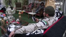 Syrie:thé, jeux et emplettes, les rebelles profitent de la trêve