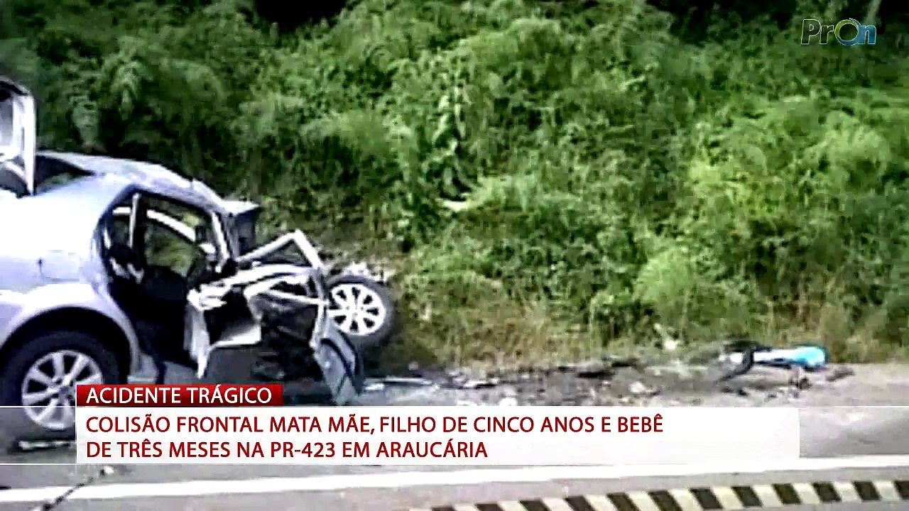 Colisão frontal mata mãe e filhos em Araucária