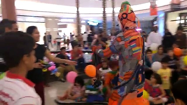 Mimo Karcocha à Dubai - Vidéo drôle à mourire