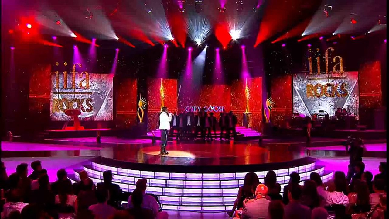 Sonu Nigam - Tribute To Michael Jackson (Ft.Jermaine Jackson) - IIFA 2011