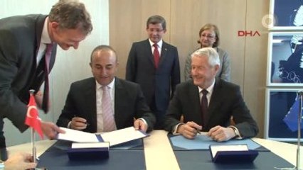 Başbakan Davutoğlu, Avrupa Konseyi'nde Protokol İmza Töreni'ne Katıldı...