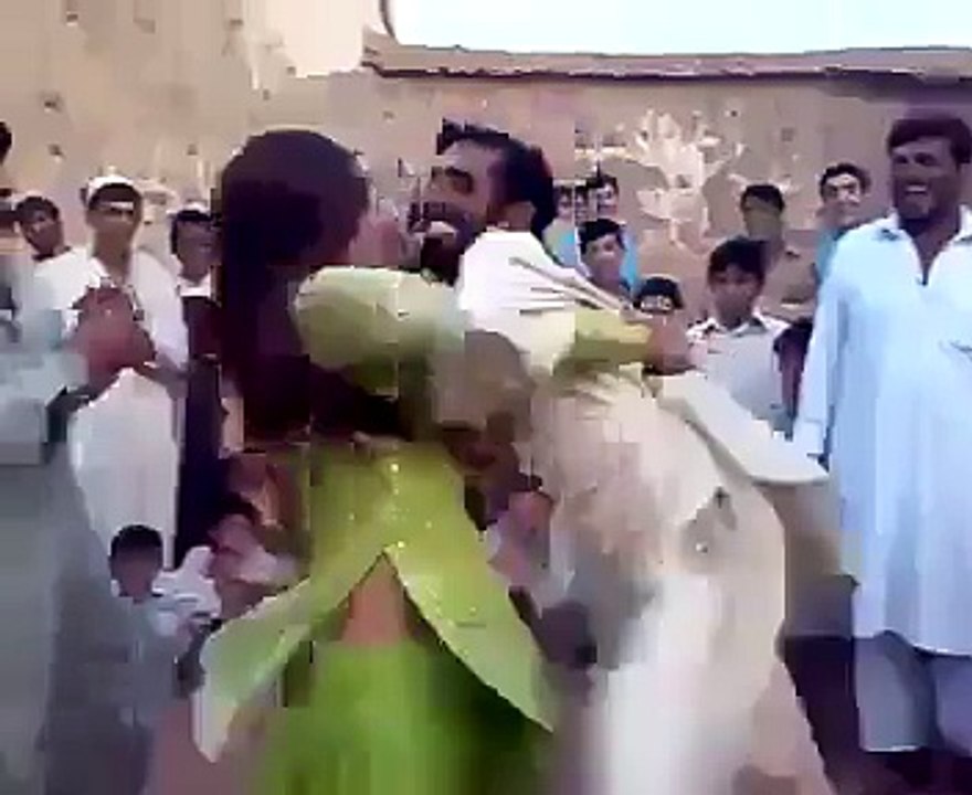 Pathan Funny Hijra Dance- Wiglieys