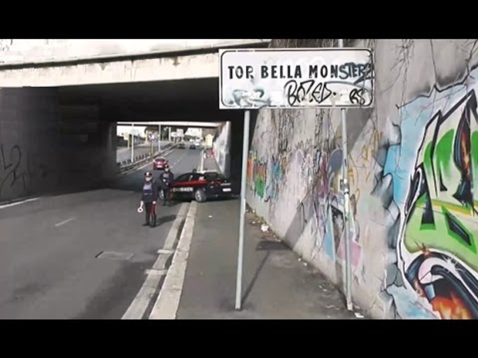 Roma - Blitz antidroga a Tor Bella Monaca, 19 arresti (19.04.16)