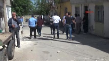 Kilis'te Suriye Tarafından Atılan 3 Roket Atar Mermisinin Düştüğü Bir Evde Yangın Çıktı
