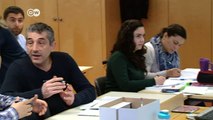 Germany: Refugees train to become teacher | DW News