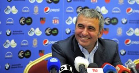 Hagi, Sahibi Olduğu Kulübün Teknik Direktörlüğünden Ayrıldı