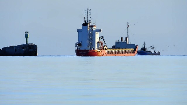 Лиепая. Закат, лебеди, штиль, апарель.