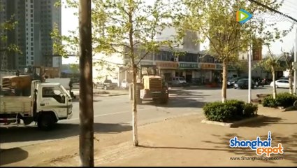 En Chine les pelleteuses et bulldozer se battent.. Pour de b