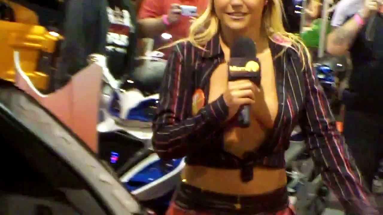 Jenny Scordamaglia - Daytona Sexy Walk 02