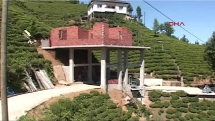 Rize?de Sıra Dışı Bir Yapı: Yol Üzerine Ev