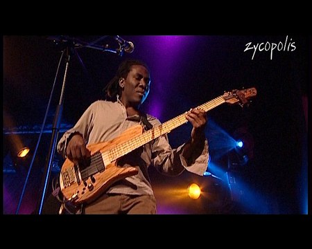 MIKE STERN & RICHARD BONA - HA HA HOTEL - LIVE HD