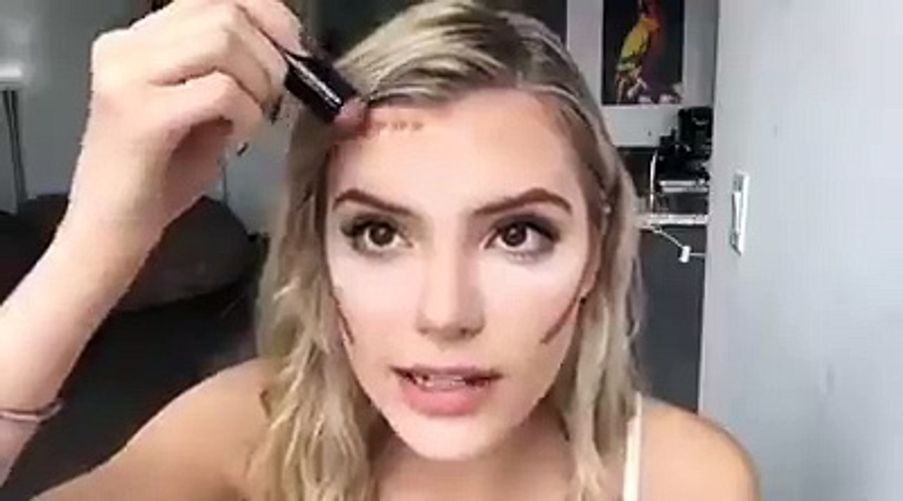 Makeup Tutorial Gone Wrong grin emoticon