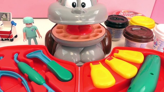 Médecin Playmobil Fun avec un singe – Dentiste pour primates avec des dents en or et trait