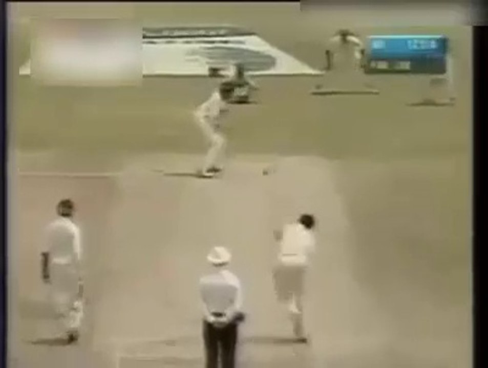 Chris Gayle faces Wasim Akram for the first time