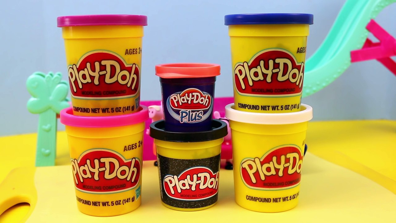 Peppa Pig Family Pool Party Play Doh Swim Beach Set Barbie Kelly Flippin  Pup Pool DisneyCarToys