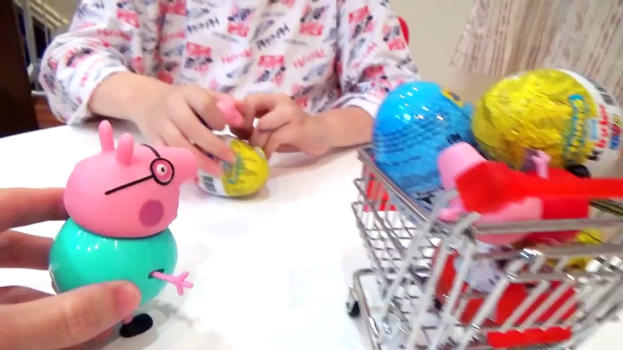 Peppa Pig George e Papai Pig Abrindo Kinder Ovos Surpresas Galinha Pintadinha Minions Surprise Eggs