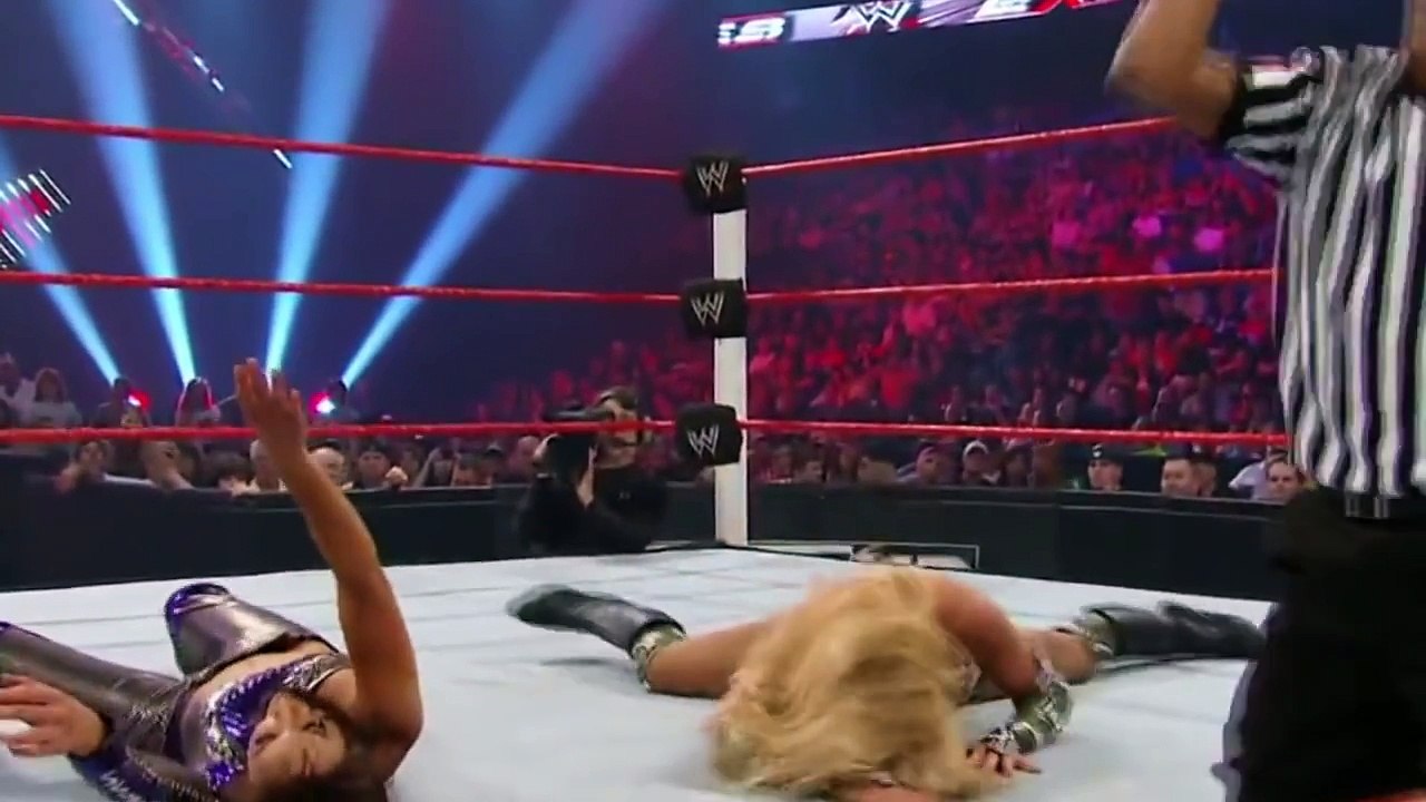 Top 10 Craziest Kickouts of Divas