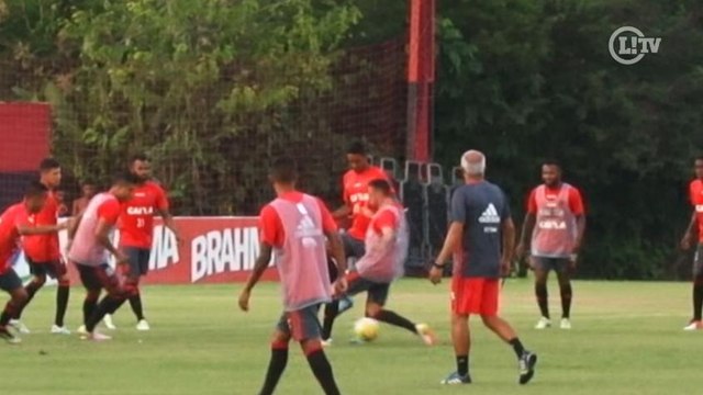 Dia da caça! Zagueiro do Fla deixa Mancuello na saudade com linda caneta