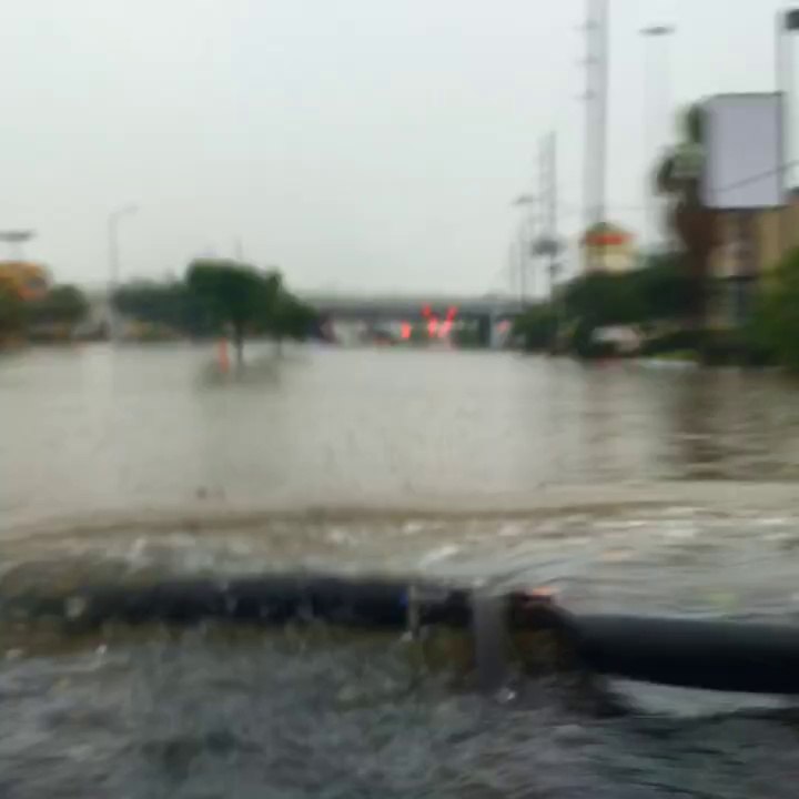 Hummer H1 Conquering The Floods In Houston