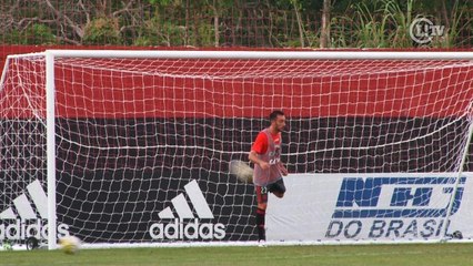 Que isso, 'Mancu'? Argentino faz gol diferente em treino do Flamengo