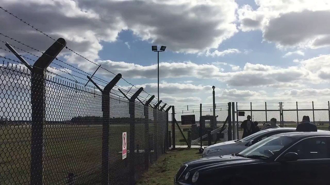 F22 Raptor Taking off