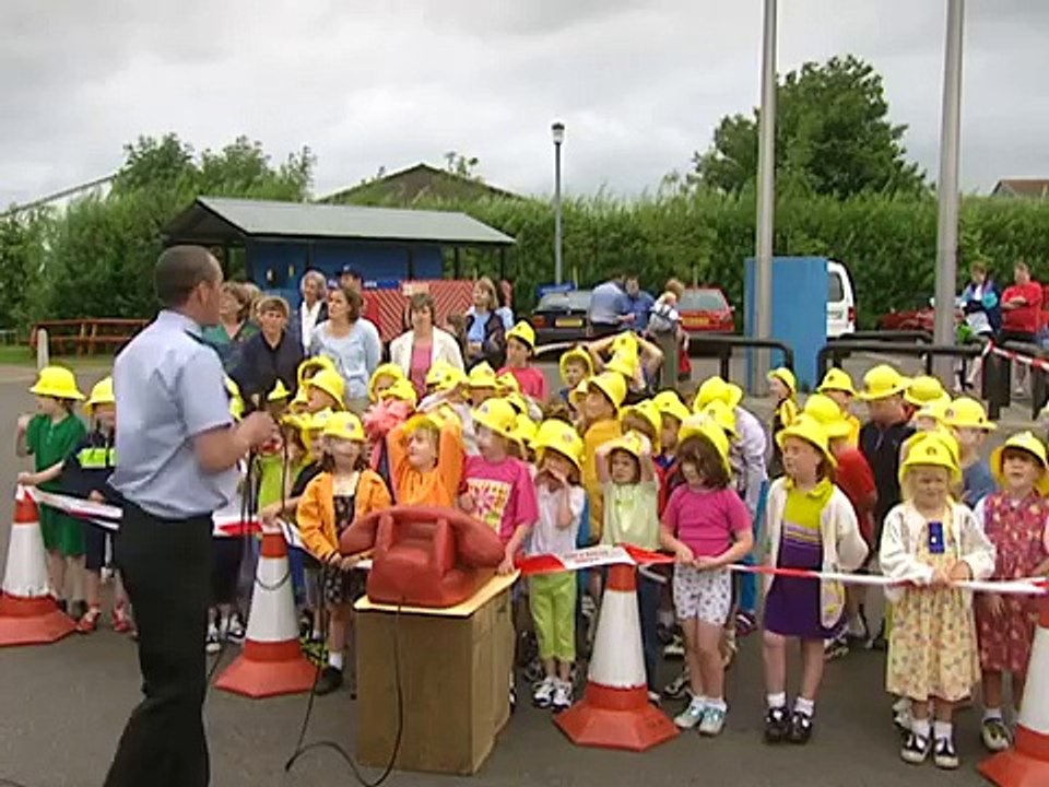 Rosie and Jim 811 - Flashing Fire Engines