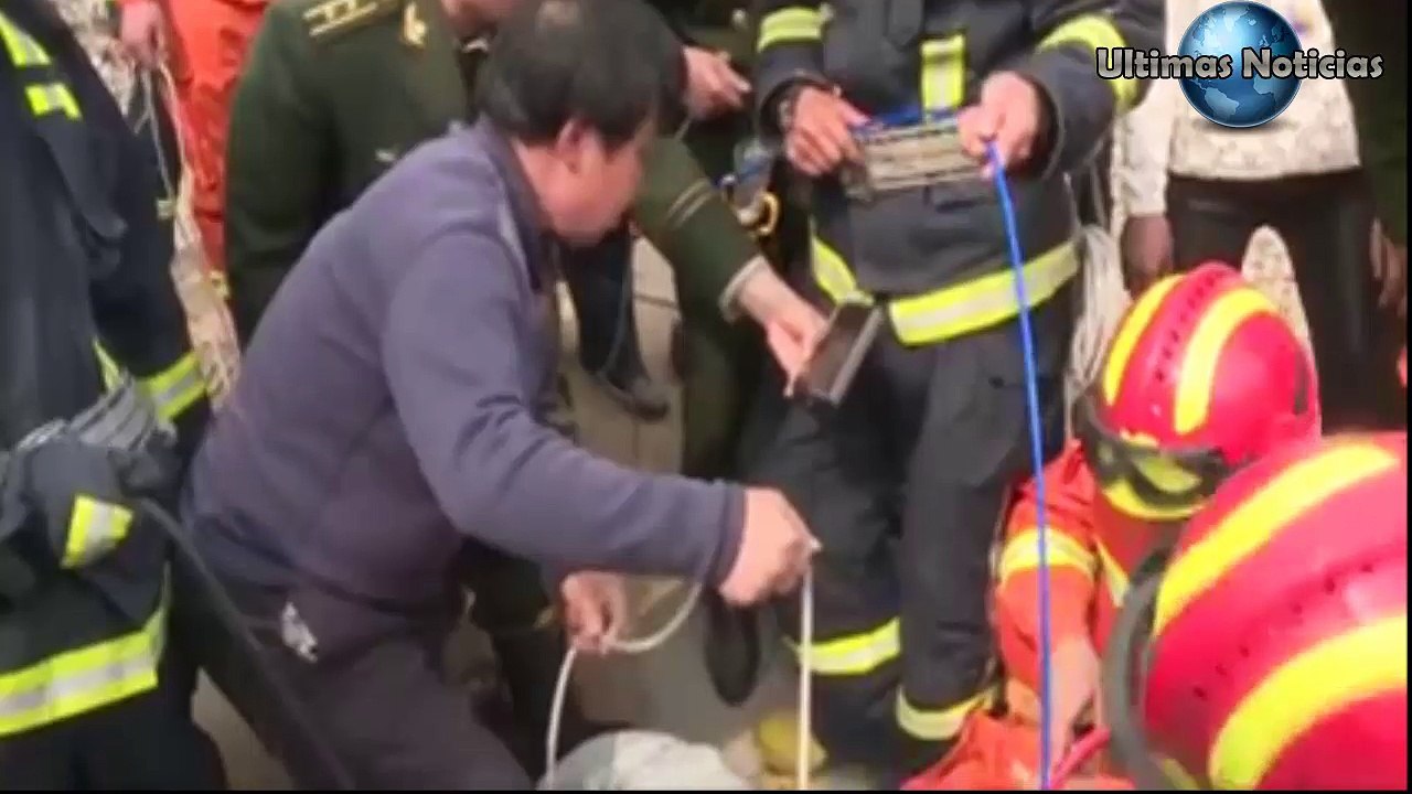 rescate de un bebe en una tuberia profunda milagro