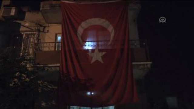 Şehit Jandarma Astsubay Kıdemli Çavuş Murat Erdi Eker'in Babaevinde Yas Var