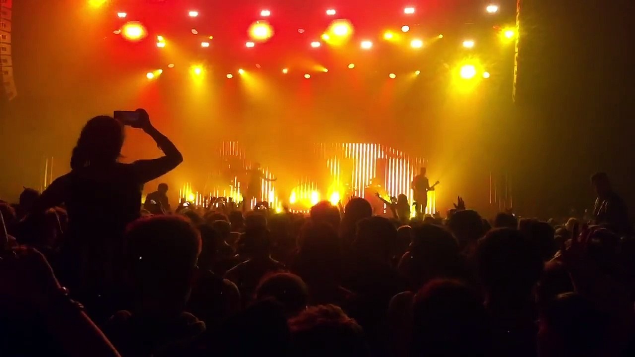 Bring Me The Horizon - Follow You ( Live At Zénith - Paris ) 2015