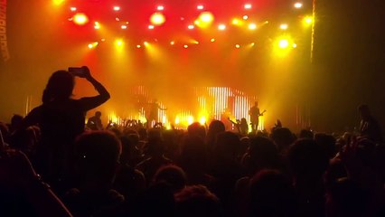 Bring Me The Horizon - Follow You ( Live At Zénith - Paris ) 2015