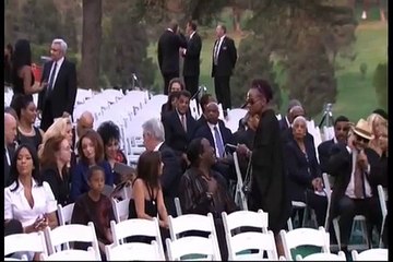 Michael Jackson (3b) Who is the mystery man in the obvious disguise?