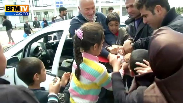 Les migrants hébergés à l'aéroport d'Athènes