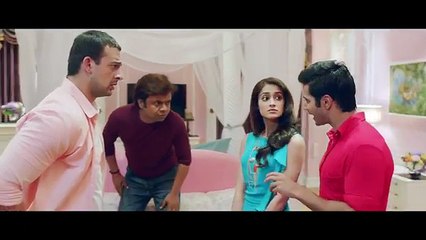Scene From Main Tera Hero - Kissing Lesson