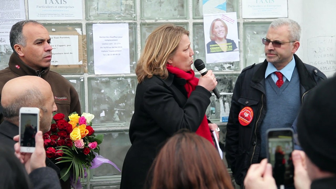 Danielle Simonnet à la rencontre des taxis