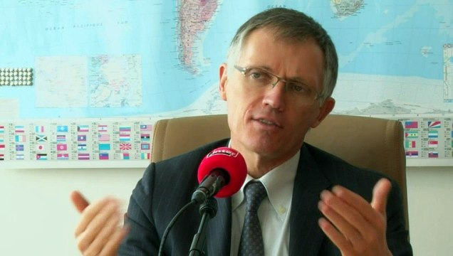 Carlos Tavares Après le scandale Volkswagen on a décidé d'être totalement transparent, en partenariat avec une ONG