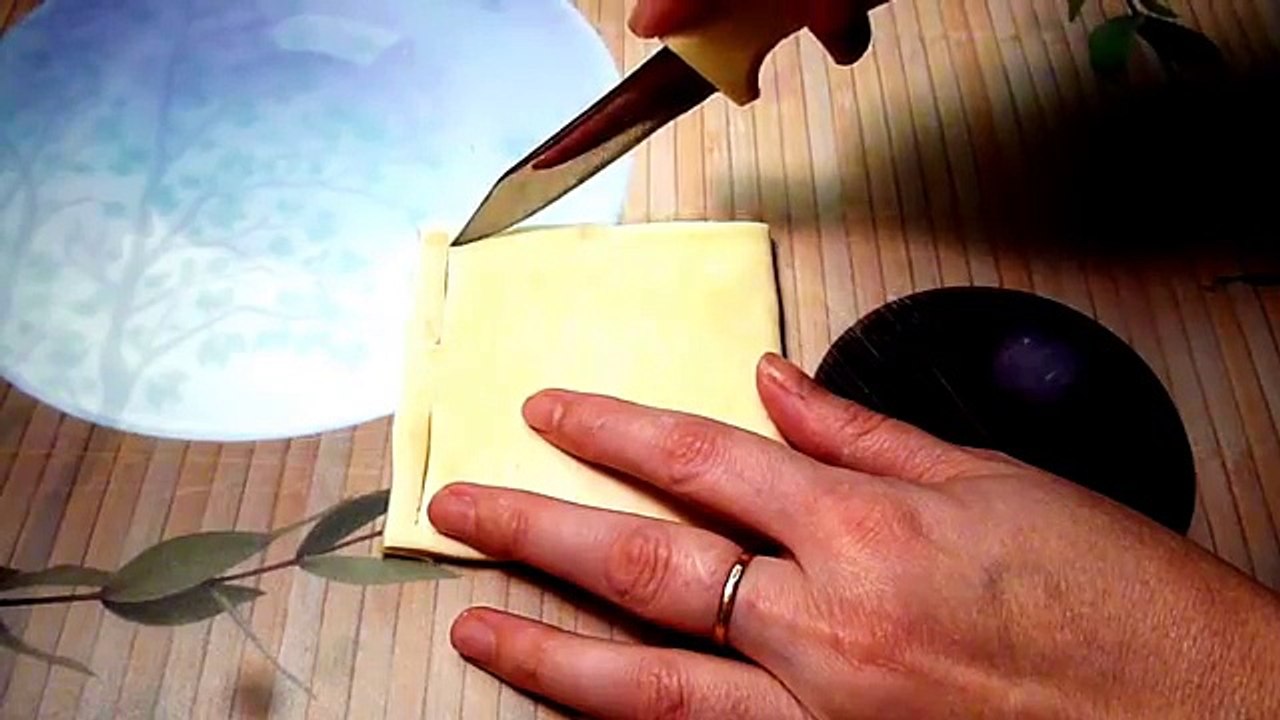 Как лепить из слоеного теста Способ  Цветочек  How to sculpt puff pastry method  Flower