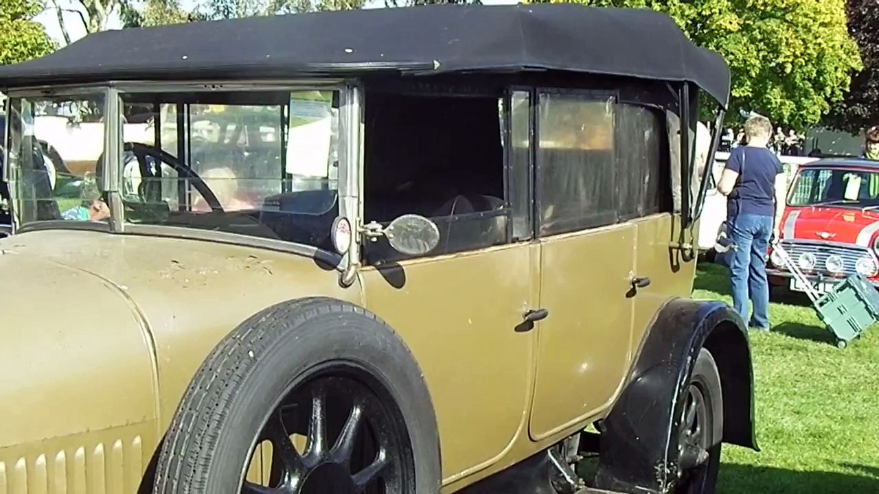 Humber saloon