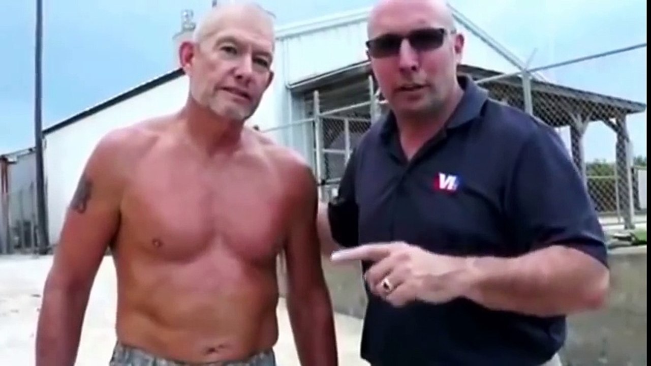 Cet ex Marines vous montre comment survivre pendant un naufrage et ne pas vous noyer