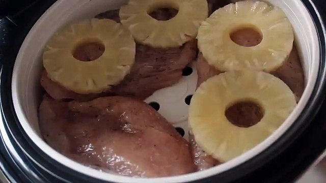 Курица с ананасами под сыром в мультиварке