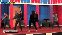 Baby doll main sonain di mujra dance